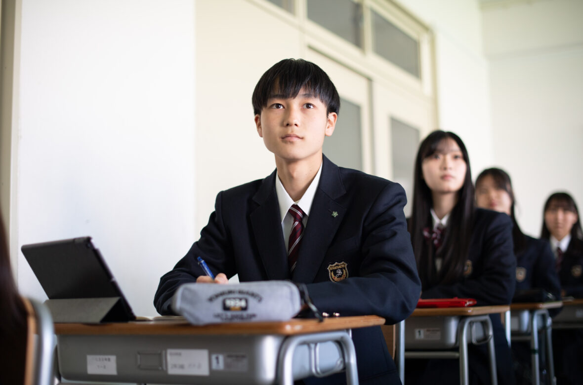 駿台学園高等学校は、人気と実績のある大学を目指します。